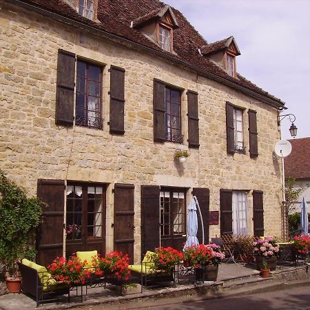 Le Petit Dragon Rouge Hotel Miers Exterior foto